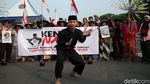 Sambut Petani Kendeng, Begini Aksi Para Pendekar Betawi