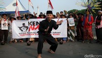 Tradisi palang pintu sendiri merupakan budaya khas Betawi dalam menerima tamu.