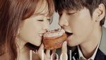 Gemas! Ini Manisnya Park Bo-young Saat Pose dengan Kue dan Minuman
