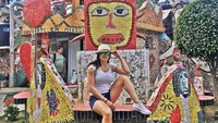 Gayanya saat berada di Fusterlandia Art Gallery, Kuba. (sammysep/Instagram)