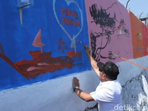 Mural Citarum dan Persib-Persija Damai ala Ridwan Kamil
