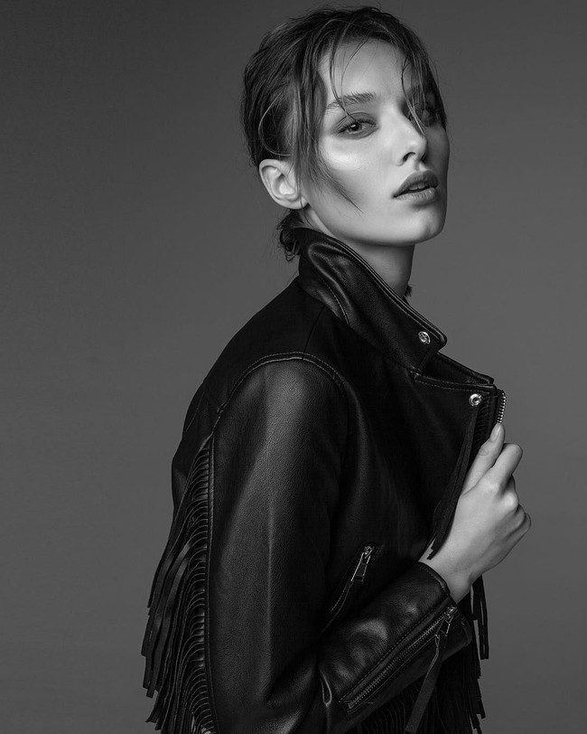 Sebelum mengikuti Miss Ukraine 2018, Veronika Didusenko dikenal sebagai model. Bergabung dengan agensi Women Management, Veronika kerap tampil sebagai model fashion show desainer dunia. Foto: Instagram @veronika_didusenko