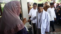 Maruf Amin tiba di kediaman Sinta Nuriyah Wahid di Jalan Al Muwaroh, Ciganjur, Jakarta Selatan sekitar pukul 10.20 WIB.