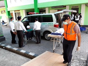 Sakit di Pesawat, 1 Jemaah Haji Debarkasi Solo Diturunkan di Kualanamu