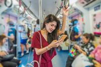 Dari Pada Buka Instagram, Ini 5 Hal yang Melatih Otak Saat Perjalanan Kantor