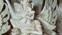 Made Ada merupakan salah seorang pematung yang memiliki paten garuda wisnu dari World Intelectual Property Organization (WIPO) sejak 1996.