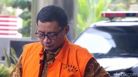 Ia ditangkap KPK dalam operasi tangkap tangan dalam kasus suap sejumlah proyek insfrastruktur di wilayahnya.