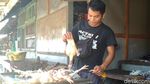 Pedagang di Blitar Curhat Harga Telur dan Daging Ayam Anjlok