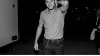 Penyanyi asal Irlandia ini, namanya langsung melejit setelah jadi anggota boyband One Direction. Meski sekarang anggota One Direction sedang fokus bersolo karir, tapi Niall tetap menghibur para penggemarnya lewat Instagram. Foto: Instagram @niallhoran