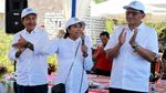 Semringahnya Menteri Rini saat Panen Melon