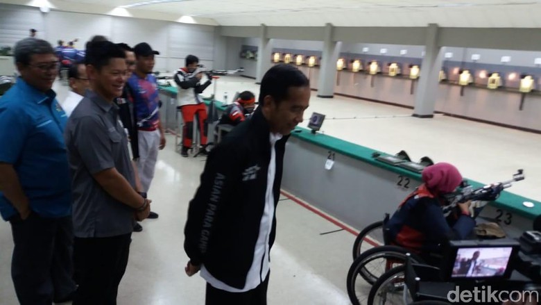 Jokowi Tinjau dan Beri Semangat Latihan Atlet Asian Para Games Jokowi Tinjau dan Beri Semangat Latihan Atlet Asian Para Games