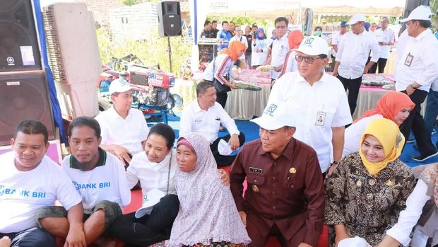 Rini Soemarno di Lamongan