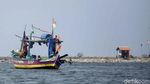 Melihat Aktivitas Nelayan di Sekitar Pulau Reklamasi G