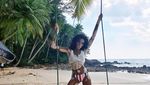 Foto: Liburan Winne Harlow, Model Unik Victorias Secret