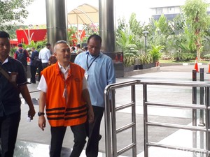 KPK Periksa Tersangka Suap DPRD Sumut M Faisal