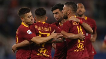 Dari Italia, ada AS Roma yang punya banyak pemain muda potensial. Foto: Paolo Bruno/Getty Images