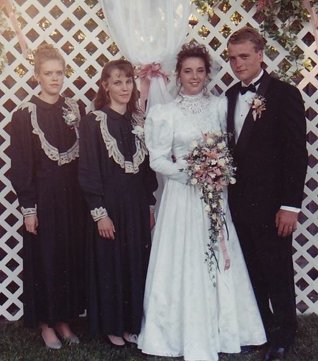 Awalnya, Brady Williams, diketahui hanya memiliki tiga istri. Dia juga pernah menjadi seorang pemimpin gereja sebelum akhirnya melepaskan jabatannya tersebut dan memiliki banyak istri. Foto: Dok. Facebook Brady and Wives