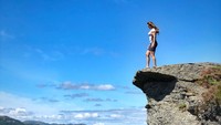 Nih, salah satu tempat instagramble di Norwegia yang bikin deg-degan. Ini berada di Himakana, kawasan hiking di Norwegia. (narten86/Instagram)
