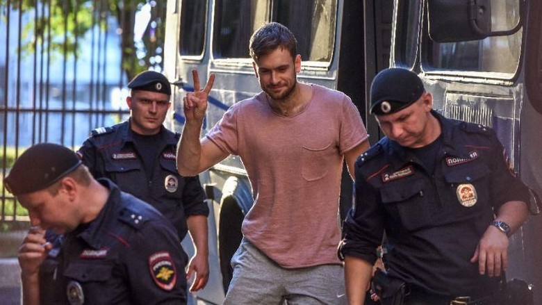 Anggota Pussy Riot Yakin Diracuni Intelijen Rusia Anggota Pussy Riot Yakin Diracuni Intelijen Rusia
