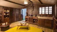 Lokasi The Chocolate Cottage ada di 2 Place de la Manufacture, 92310 Sèvres, Prancis. Tepatnya di dalam Musee de Sevres. Cottage ini dibuat dari 1.5 ton cokelat selama 600 jam lho! Foto: Booking.com