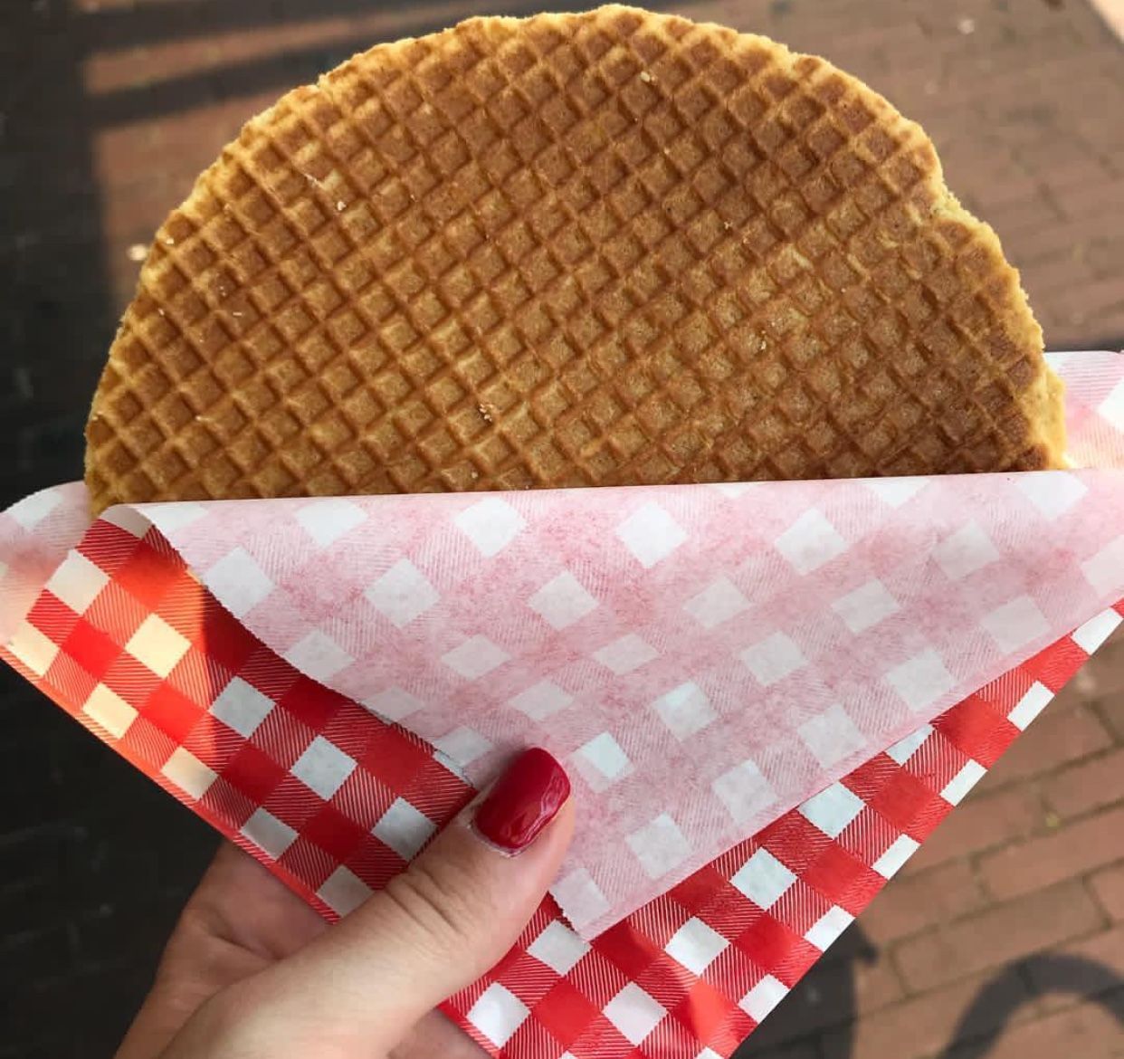 stroop wafel khas Belanda enak dicelup kopi