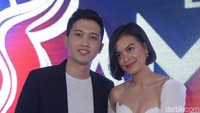 Eva Celia hadir ke penganugerahan AMI Awards 2018 di Ecovention Ancol, Jakarta Utara pada Rabu (26/9/2018). Eva menggandeng kekasihnya.  Foto: Noel/detikHOT