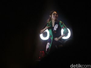 Melihat Aksi Via Vallen Menyanyikan Sunset di Tanah Anarki