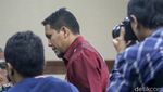 Jalani Sidang Perdana, Bupati Bener Meriah Umbar Senyum
