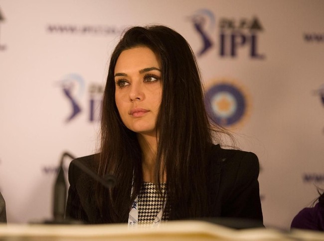 Skandal tersebut cukup heboh saat itu. Istri Shekhar Kapur, Suchitra Krishnamoorthy menuduh Preity sebagai pelakor. Saat itu, Suchitra tak segan membongkar skandal tersebut ke ranah media.  Foto: Getty Images