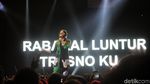 Via Vallen Bikin Seru Panggung Prajurit di Monas