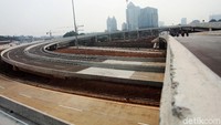 Tol ini terhubung dengan Simpang Susun Antasari.