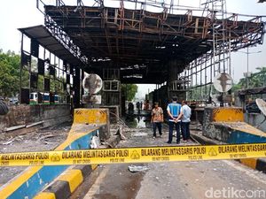 Hangus Terbakar, Gerbang Tol Depan BPK Digaris Polisi