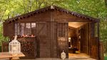 Asyik! Nginap di Cottage Serba Cokelat yang Keren Ini