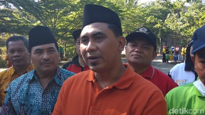 Wagub Jateng Taj Yasin pimpin apel gerakan memungut sampah, Kabupaten Semarang, Kamis (27/9/2018).