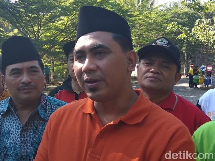 Wagub Jateng Taj Yasin pimpin apel gerakan memungut sampah, Kabupaten Semarang, Kamis (27/9/2018).