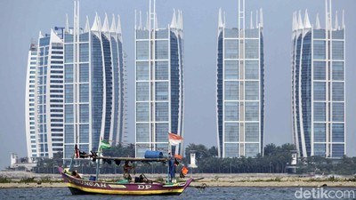 Melihat Aktivitas Nelayan di Sekitar Pulau Reklamasi G