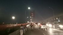 Jembatan Ampera Gelap Gara-gara Listrik Diputus karena Tunggakan Jembatan Ampera Gelap Gara-gara Listrik Diputus karena Tunggakan