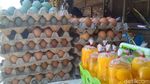 Pedagang di Blitar Curhat Harga Telur dan Daging Ayam Anjlok