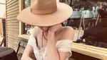 Hobi Masak, Ini Gaya Cantik Amber Heard Saat di Dapur