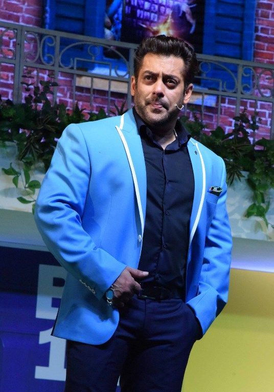 Indian Bollywood actor Salman Khan attends the politician Baba Siddique's Annual Iftar party in Mumbai on June 10, 2018. / AFP PHOTO / Sujit Jaiswal