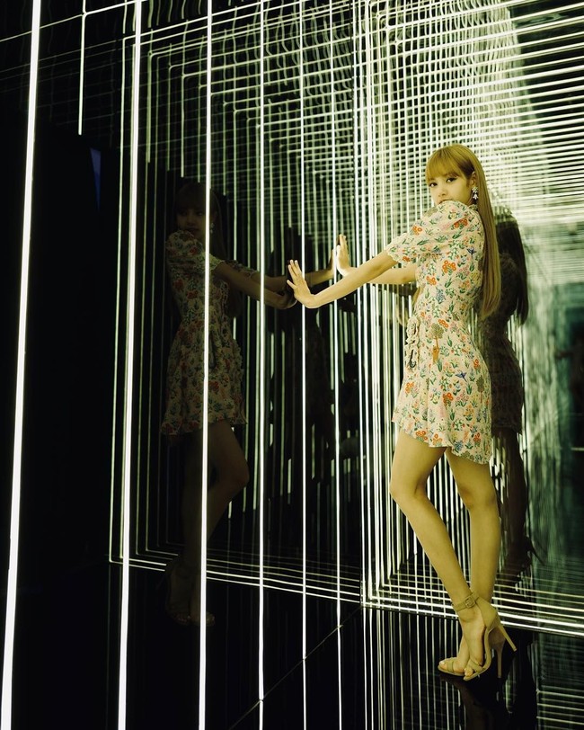 Terungkap dari tayangan variety show Real Men, berat badan Lisa saat menjadi bintang tamu acara televisi MBC ini hanya 44,7 kg. Padahal tinggi badannya adalah 166,5 cm. Foto: Instagram @lalalalisa_m