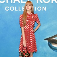 Seperti dikutip dari Soompi, kondisi berat badan Lisa dan Rose membuat banyak fans Blackpink khawatir. Mereka mempertanyakan pihak agensi Blackpink, YG Entertainment, yang dianggap sebagai pihak yang membuat kedua wanita cantik itu menjadi sangat kurus. Foto: Dok. Getty Images