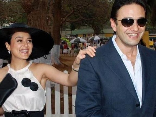 Saat rumor perselingkuhan tersebut, Preity tengah dekat dengan pengusaha tajir India Ness Wadia. Keduanya telah dekat sejak 2005. Meski sering dibawa ke karpet merah, saling merangkul dan bergandengan tangan, namun keduanya hanya mengaku sebagai teman dekat.  Foto: Istimewa