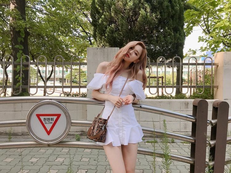 Lahapnya Gaya Makan Rose BLACKPINK Ini Bikin Ngiler