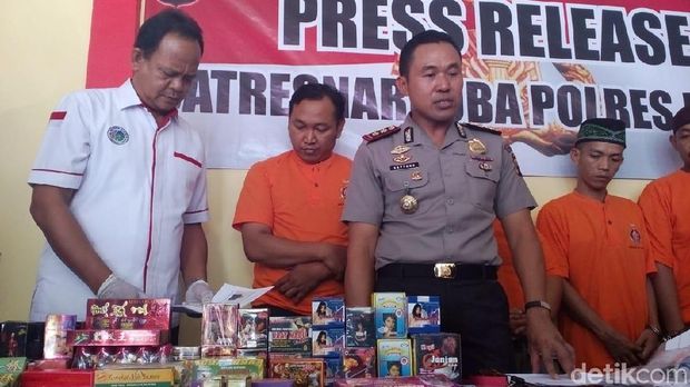 Polisi Sita Ratusan Kemasan Obat Kuat Tak Berizin di Blora