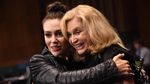 Beri Dukungan Korban Pelecehan, Pakaian Alyssa Milano Jadi Sorotan