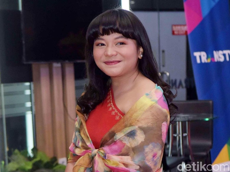 Persiapkan Wisuda  Kelulusan Amel  Carla  Sempat Ngegym