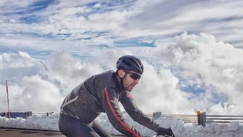 Di akun Instagram-nya, terlihat kalau Systrom sangat suka bersepeda. Ia senang sekali memajang foto sepeda atau dirinya bersepeda. Foto: Instagram