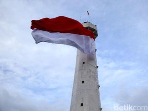 Lubang Peluru Terakhir di Mercusuar Oinake, Skouw