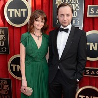Pasangan Alexis Bledel dan Vincent Kartheiser ini dipertemukan dalam serial Mad Men. Mereka berdua memutuskan untuk menikah pada 2014. Foto: Kevork Djansezian/Getty Images